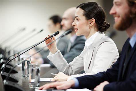 Liderazgo Femenino: Mujeres Rompen Brechas en Puestos Directivos